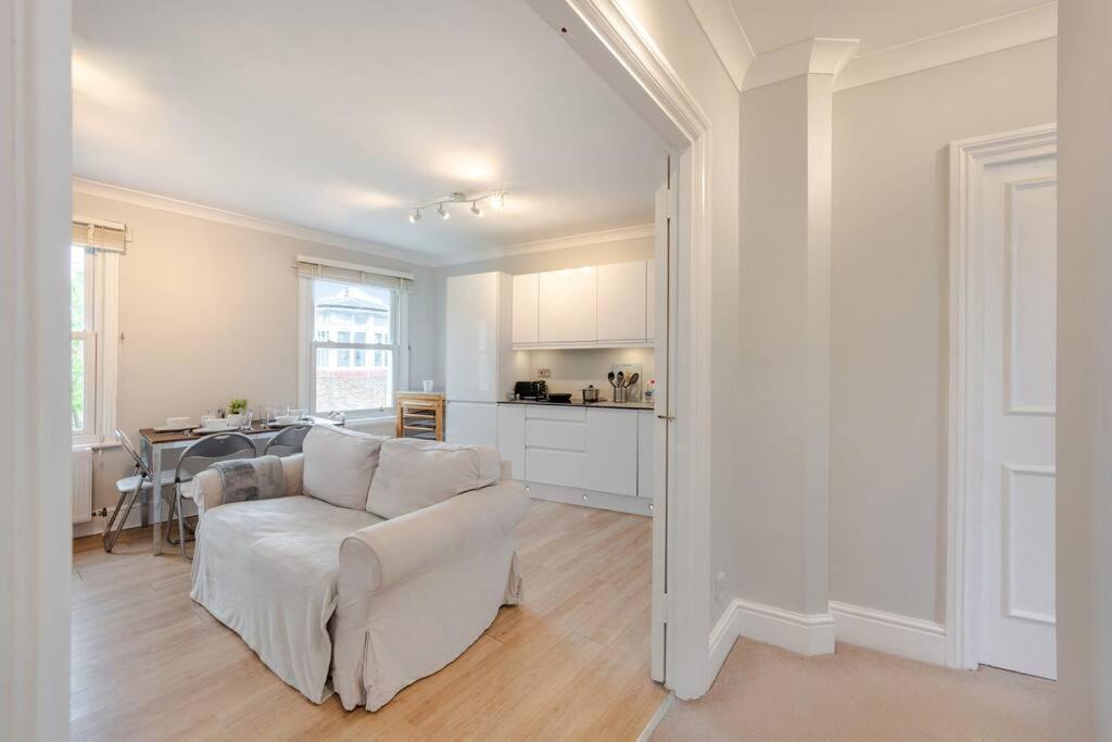 Апартаменти Cosy 2 Bed In Kensington Olympia Лондон Екстер'єр фото