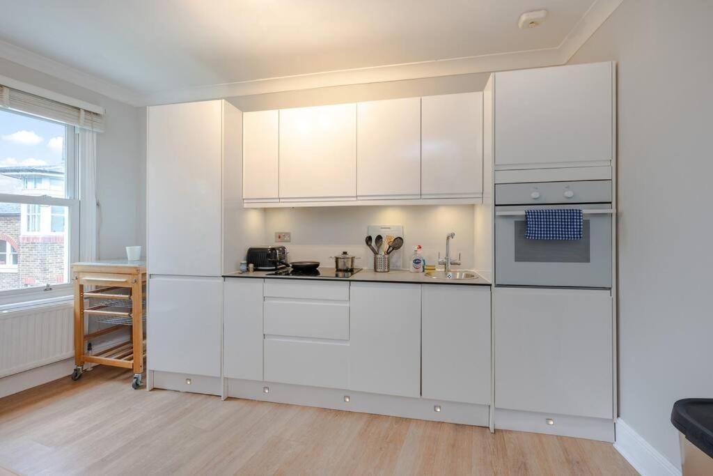 Апартаменти Cosy 2 Bed In Kensington Olympia Лондон Екстер'єр фото