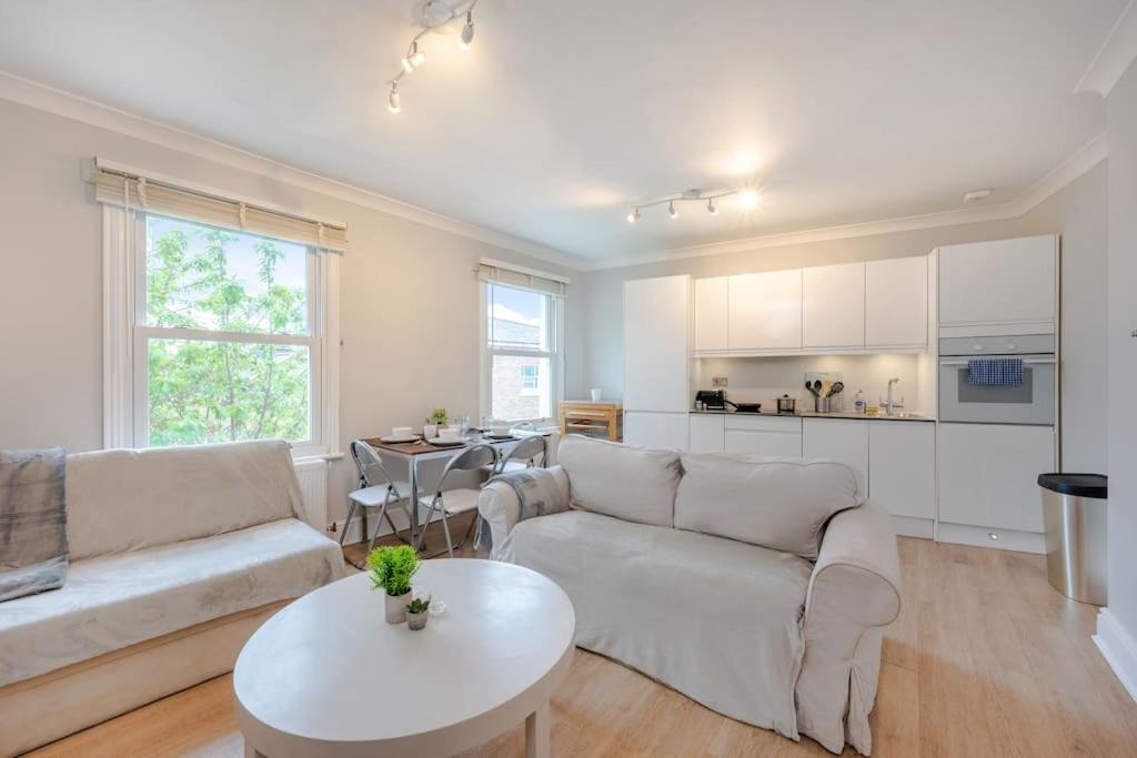 Апартаменти Cosy 2 Bed In Kensington Olympia Лондон Екстер'єр фото
